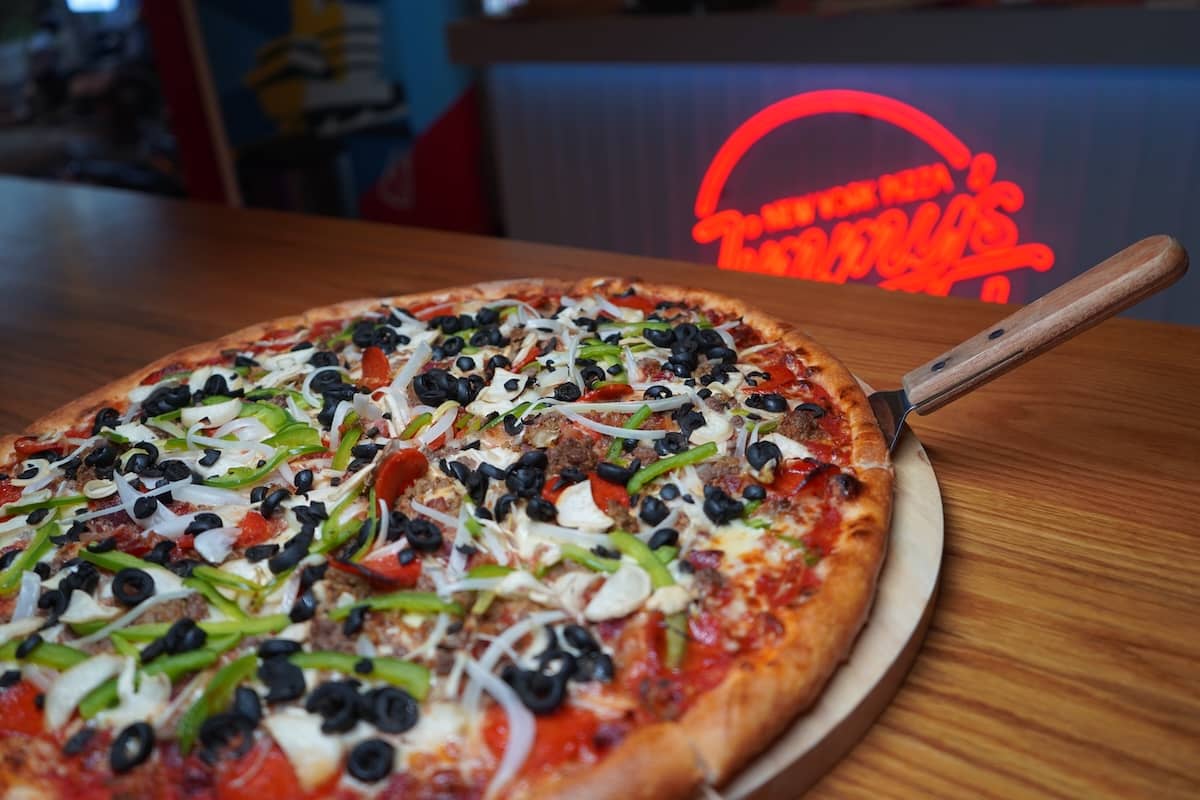Supreme: a Whopping 8 Toppings!